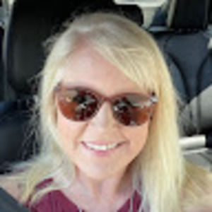 Meet your Posher, Adriane